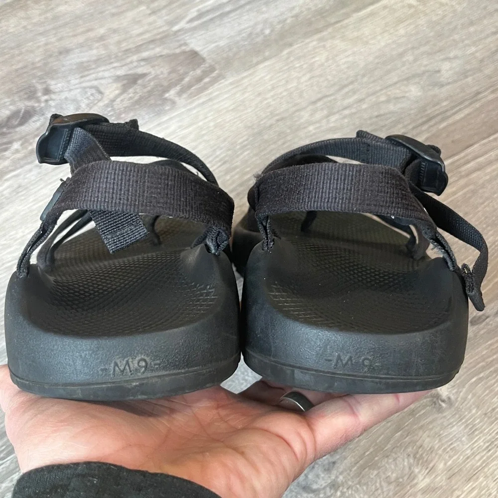 Chaco Z/2 Terreno Black Hiking Sandals Chunky Vibram Soles Mens‎ 9